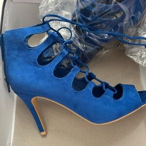 Electric blue Nine West tow up heels